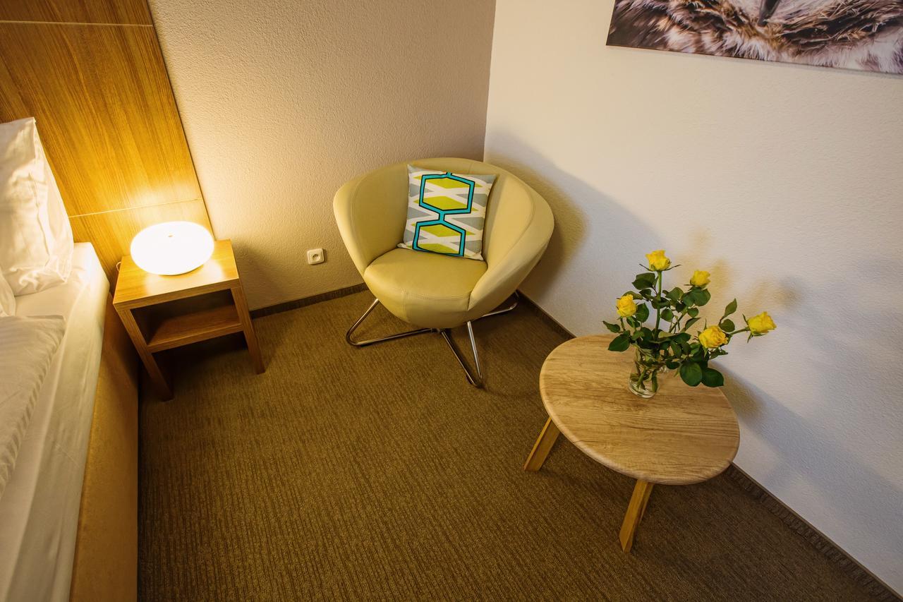 Krupá Hotel Na Sustne מראה חיצוני תמונה