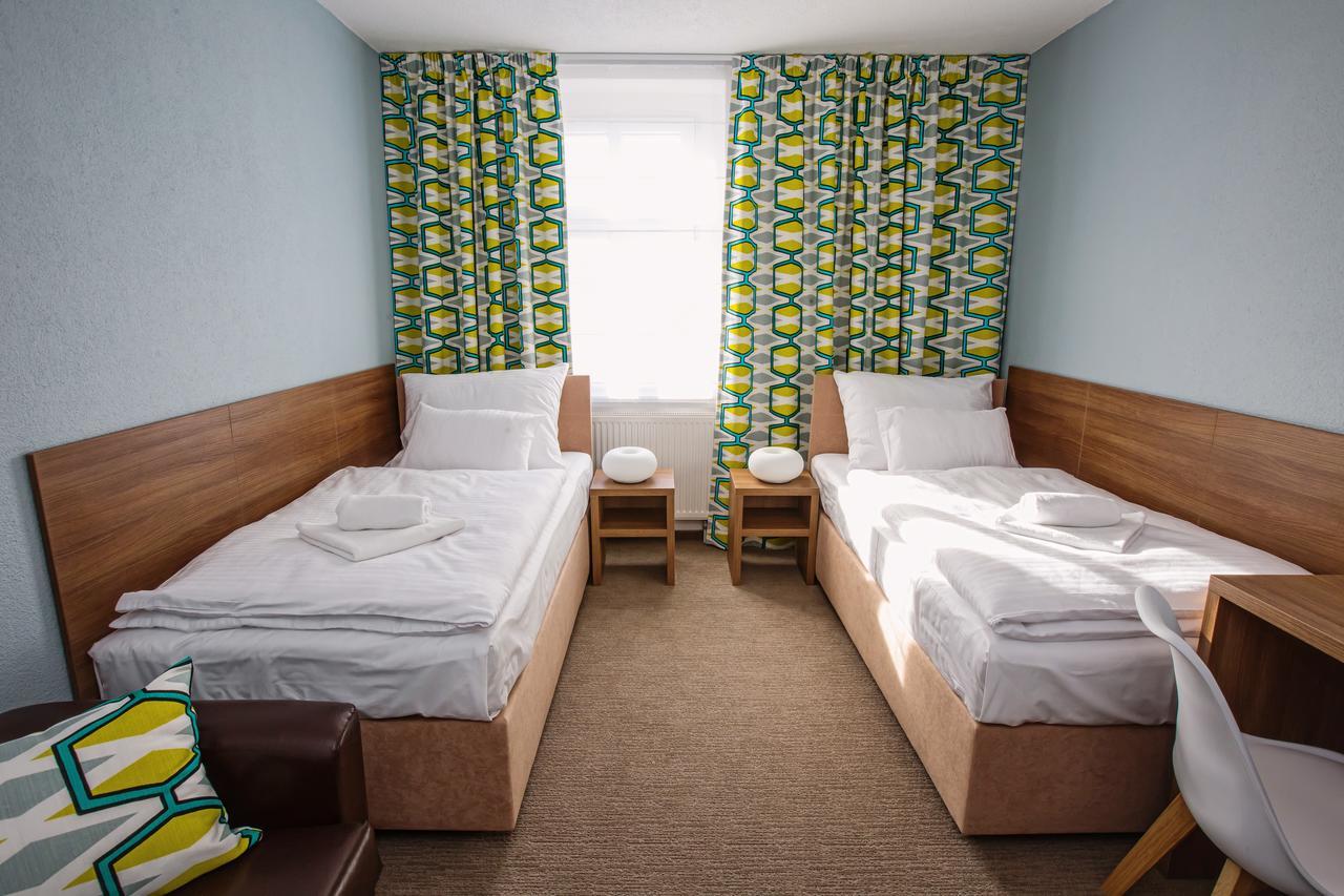 Krupá Hotel Na Sustne מראה חיצוני תמונה