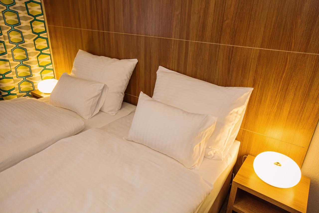 Krupá Hotel Na Sustne מראה חיצוני תמונה