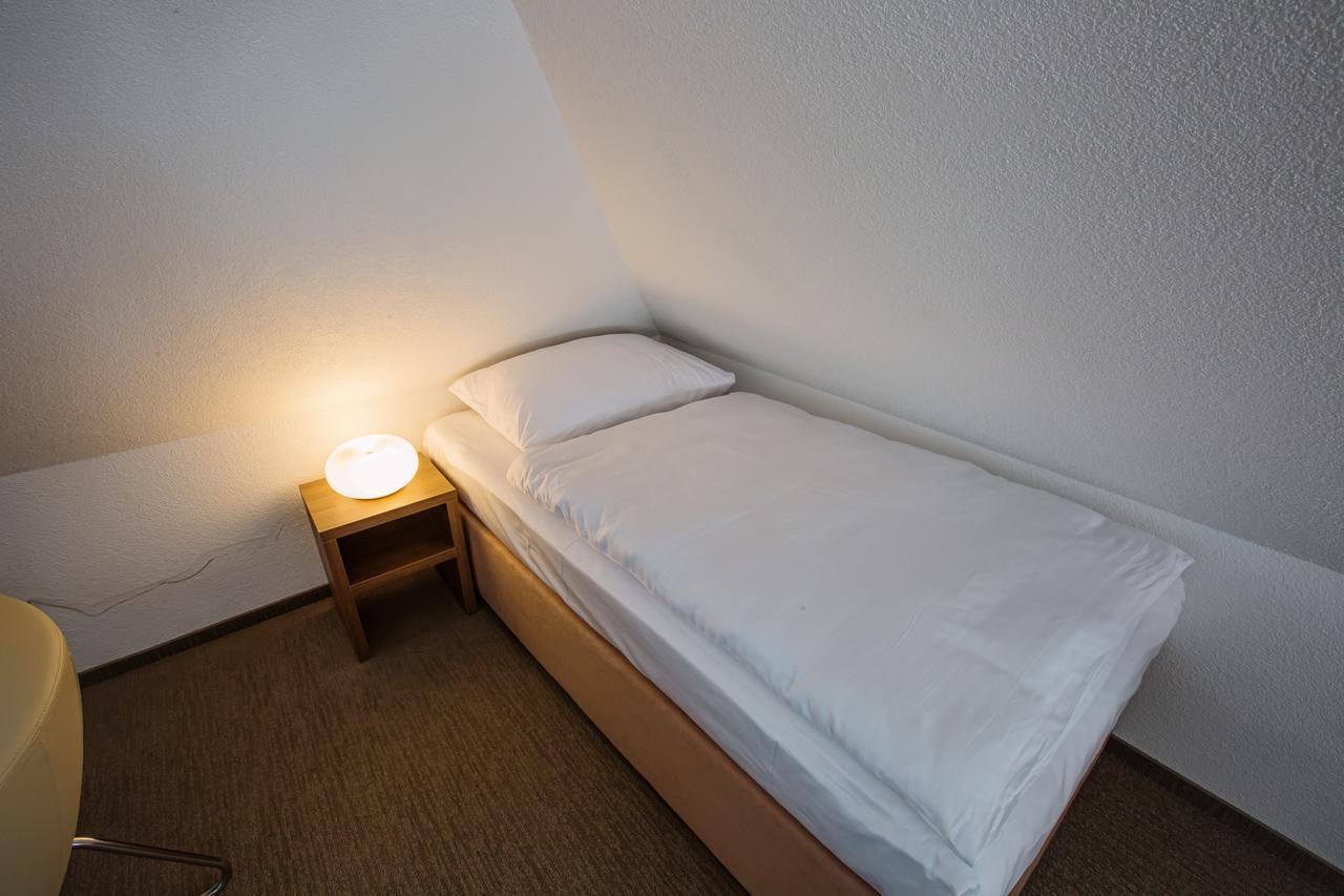 Krupá Hotel Na Sustne מראה חיצוני תמונה