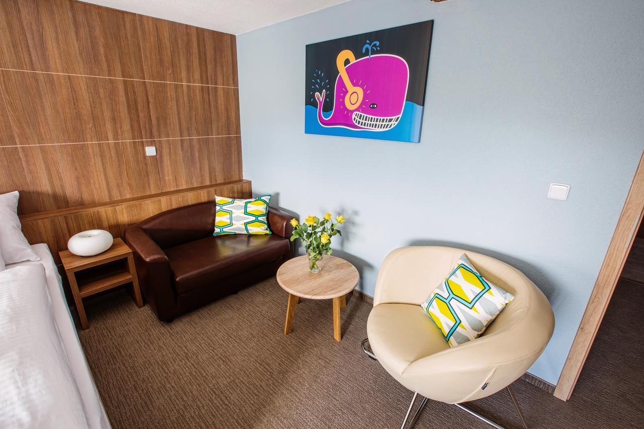 Krupá Hotel Na Sustne מראה חיצוני תמונה