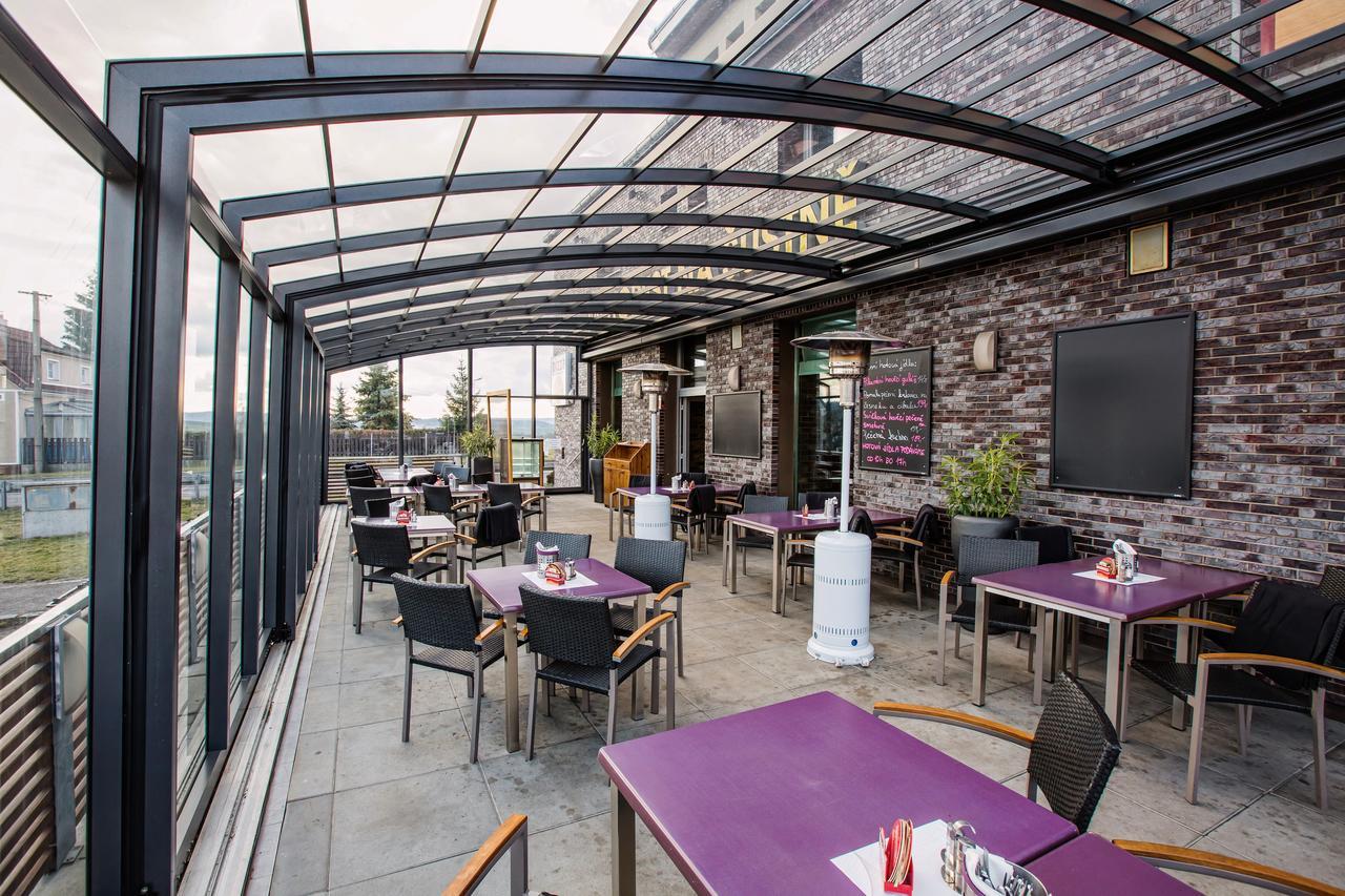 Krupá Hotel Na Sustne מראה חיצוני תמונה