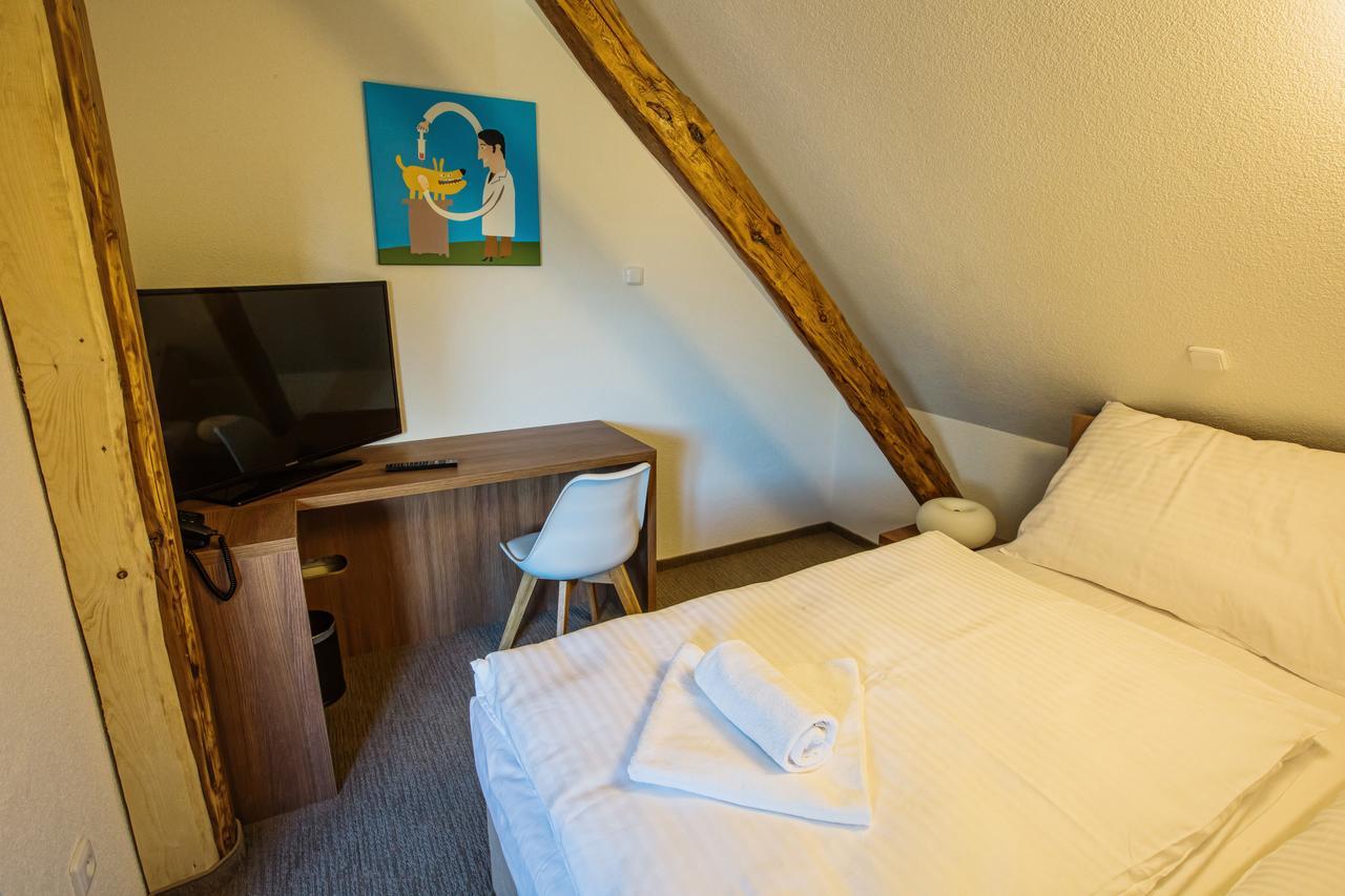 Krupá Hotel Na Sustne מראה חיצוני תמונה