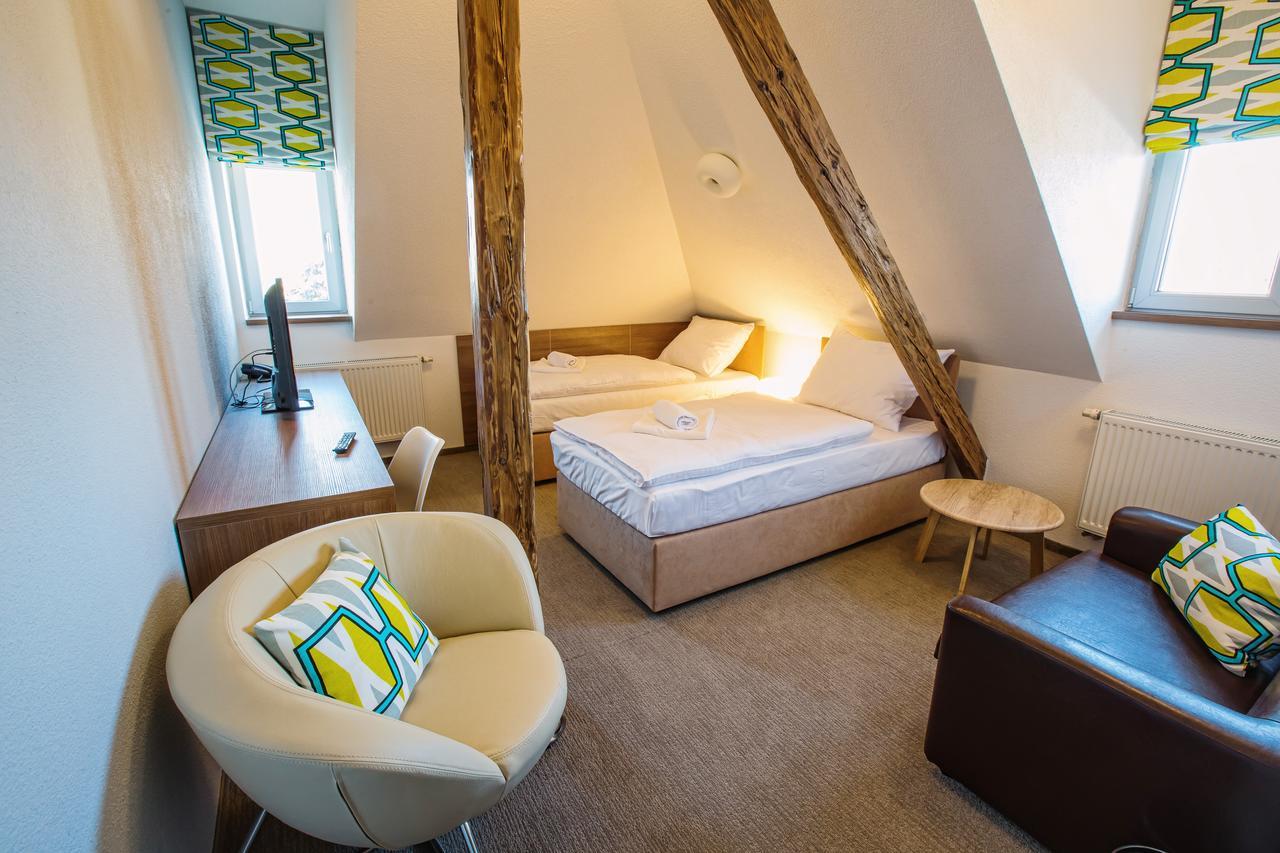 Krupá Hotel Na Sustne מראה חיצוני תמונה