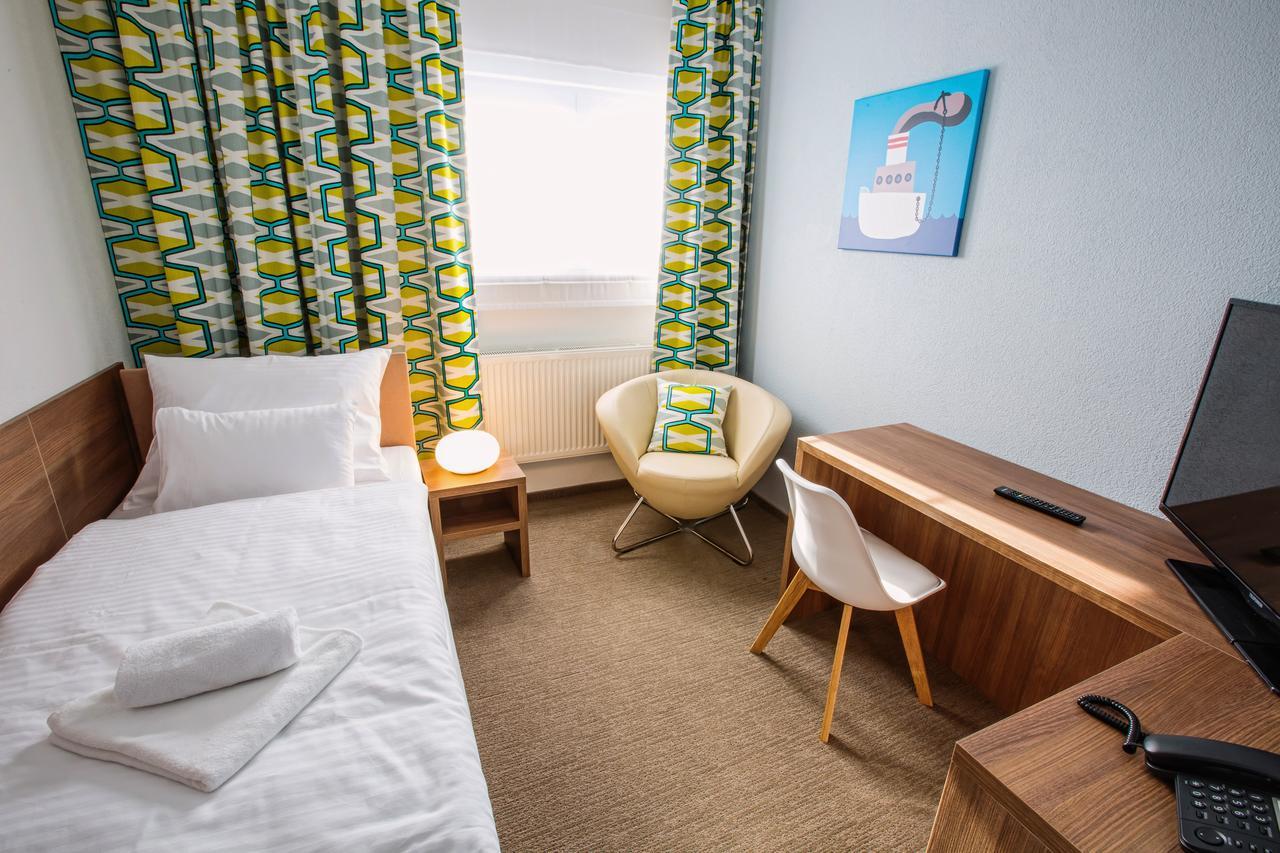 Krupá Hotel Na Sustne מראה חיצוני תמונה