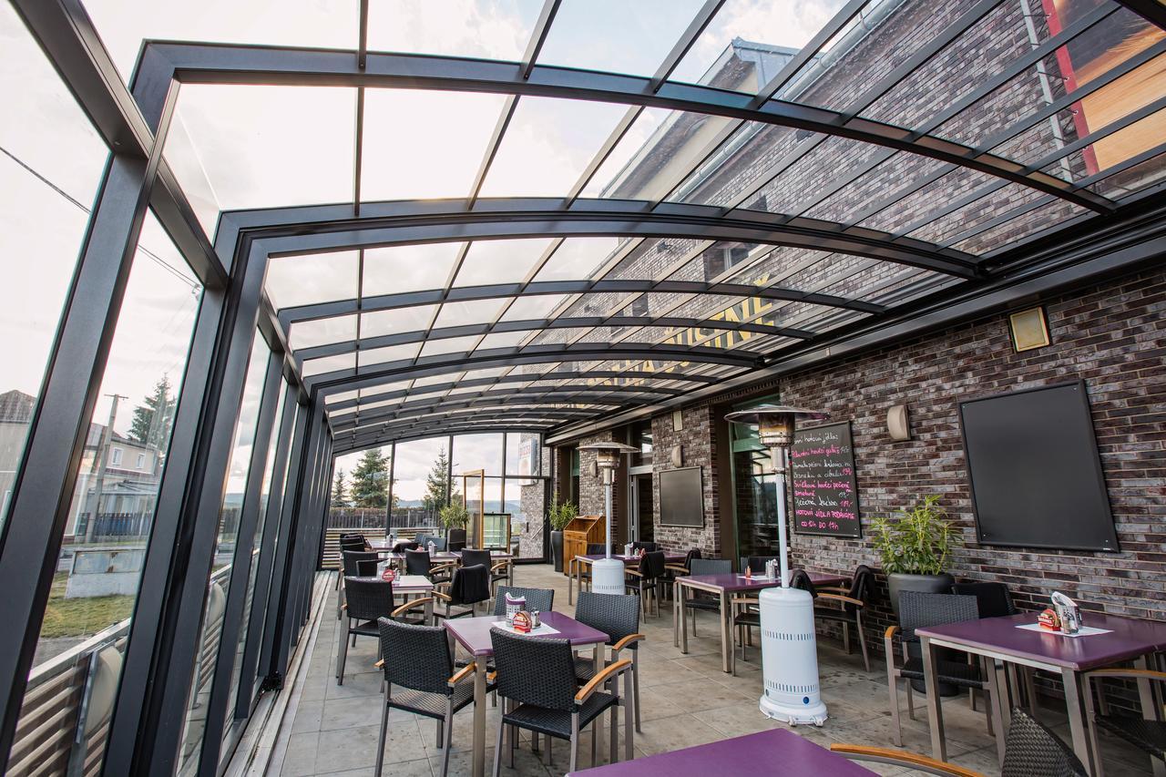 Krupá Hotel Na Sustne מראה חיצוני תמונה