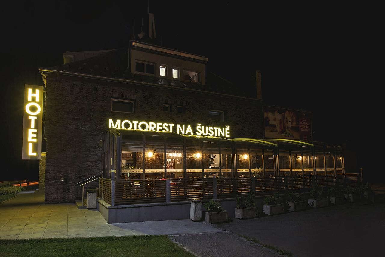 Krupá Hotel Na Sustne מראה חיצוני תמונה